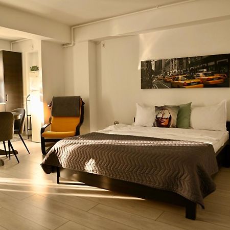 Welcome To Bucharest Airport Residences & Therme-Self Check-In Отопени Екстериор снимка