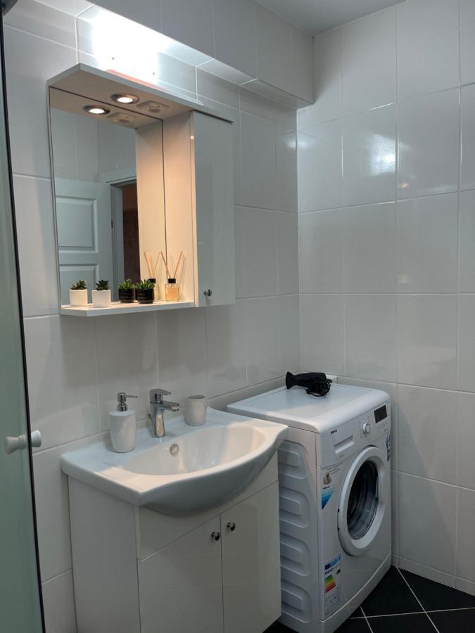 Welcome To Bucharest Airport Residences & Therme-Self Check-In Отопени Екстериор снимка