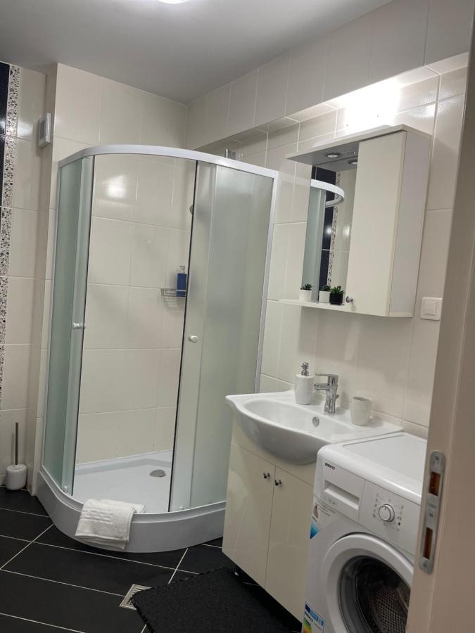 Welcome To Bucharest Airport Residences & Therme-Self Check-In Отопени Екстериор снимка