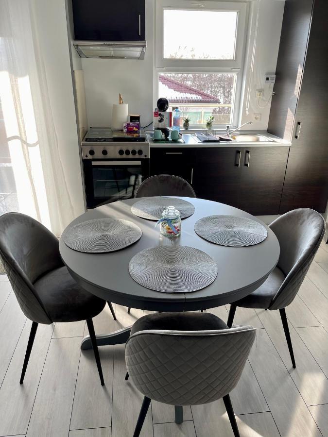 Welcome To Bucharest Airport Residences & Therme-Self Check-In Отопени Екстериор снимка