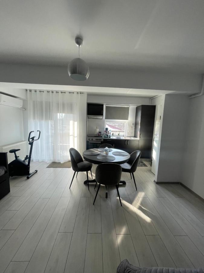 Welcome To Bucharest Airport Residences & Therme-Self Check-In Отопени Екстериор снимка
