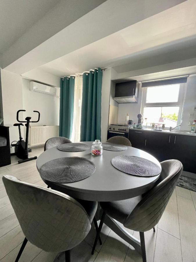 Welcome To Bucharest Airport Residences & Therme-Self Check-In Отопени Екстериор снимка