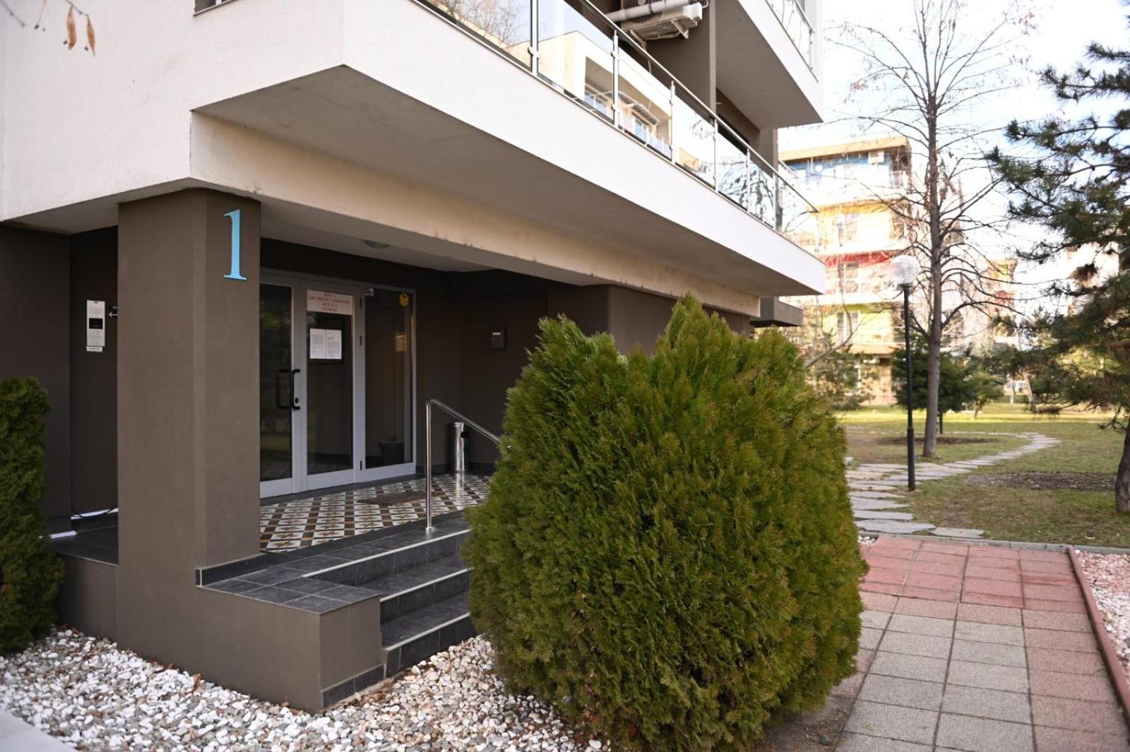 Welcome To Bucharest Airport Residences & Therme-Self Check-In Отопени Екстериор снимка